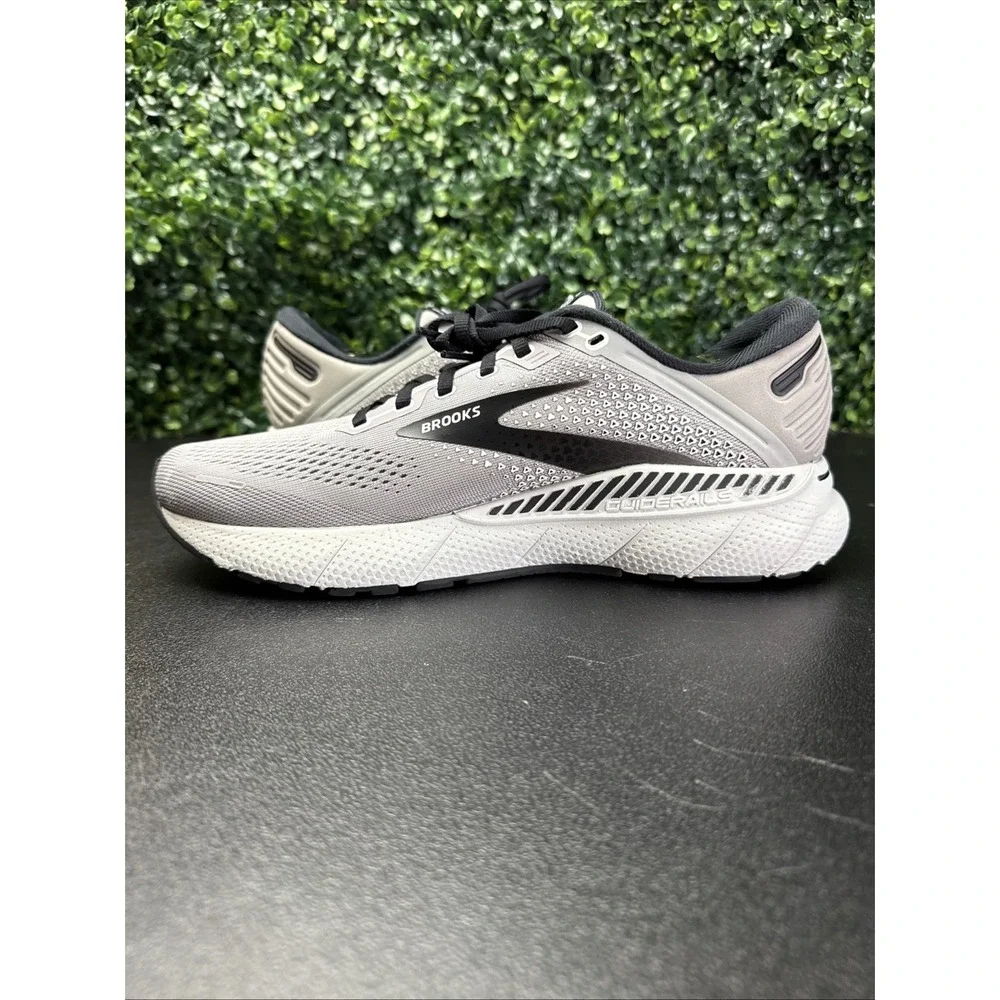 Brooks Adrenaline GTS 22 Grey Black Running Shoes Men's Size 8.5 D